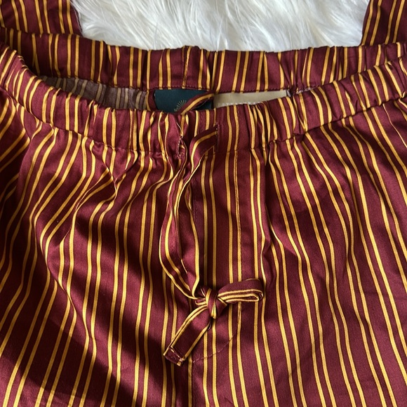 Pottery Barn Gryffindor Pajamas - Picture 6 of 7